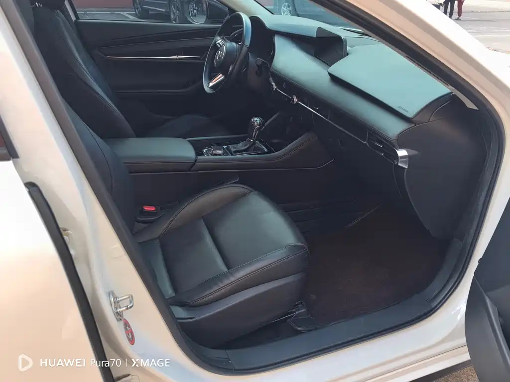 Mazda Mazda 3 Axela 2021 2.0L Automatic Elegant Edition 2021 - thumbnail 16