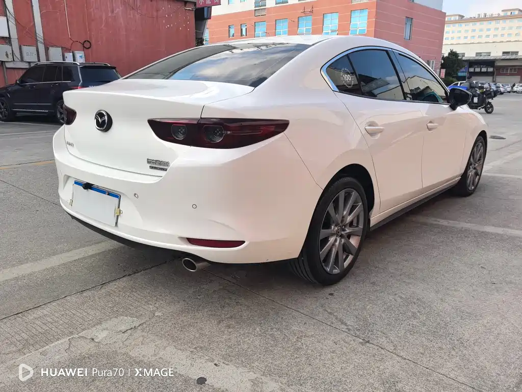 Mazda Mazda 3 Axela 2021 2.0L Automatic Elegant Edition 2021 - thumbnail 22