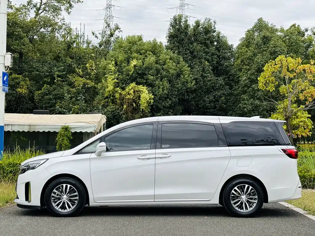 Buick Buick GL8 2023 ES Landmark Luxury Edition 2023 - thumbnail 4