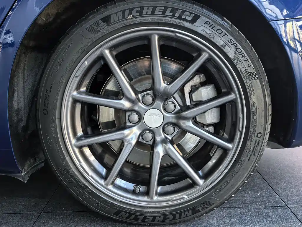 Tesla Model 3 Standard Range Rear-Wheel Drive Plus 2020 Refresh 2021 - thumbnail 4