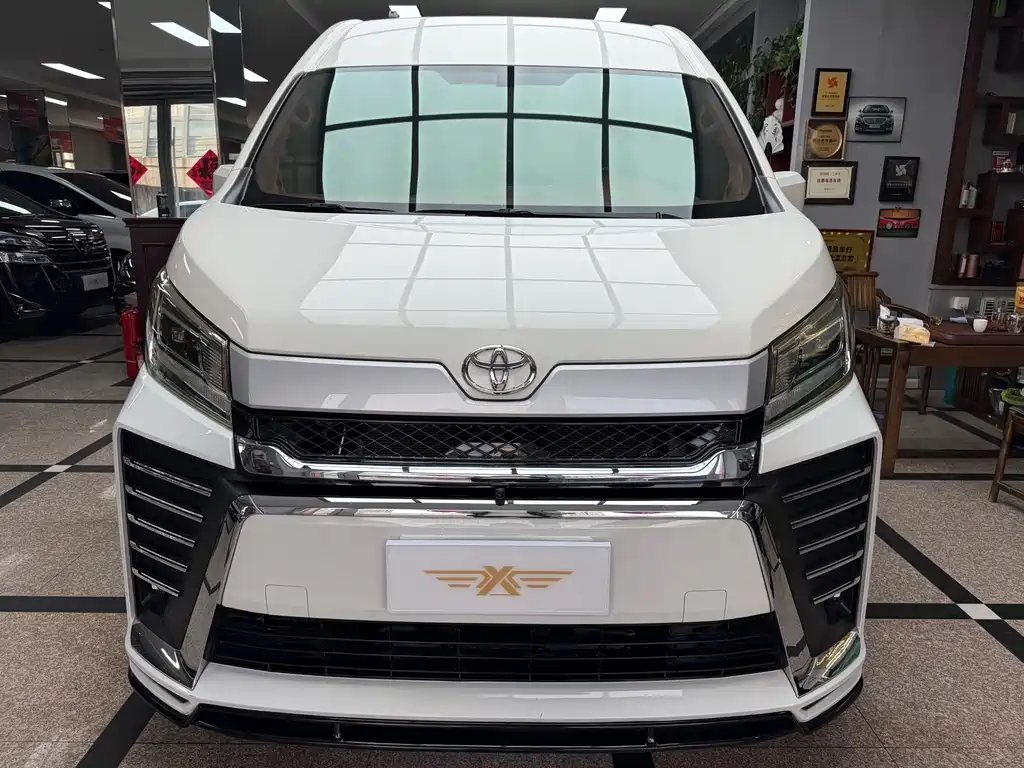 Toyota Toyota Hiace 2021 3.5L Automatic 2022 - thumbnail 2