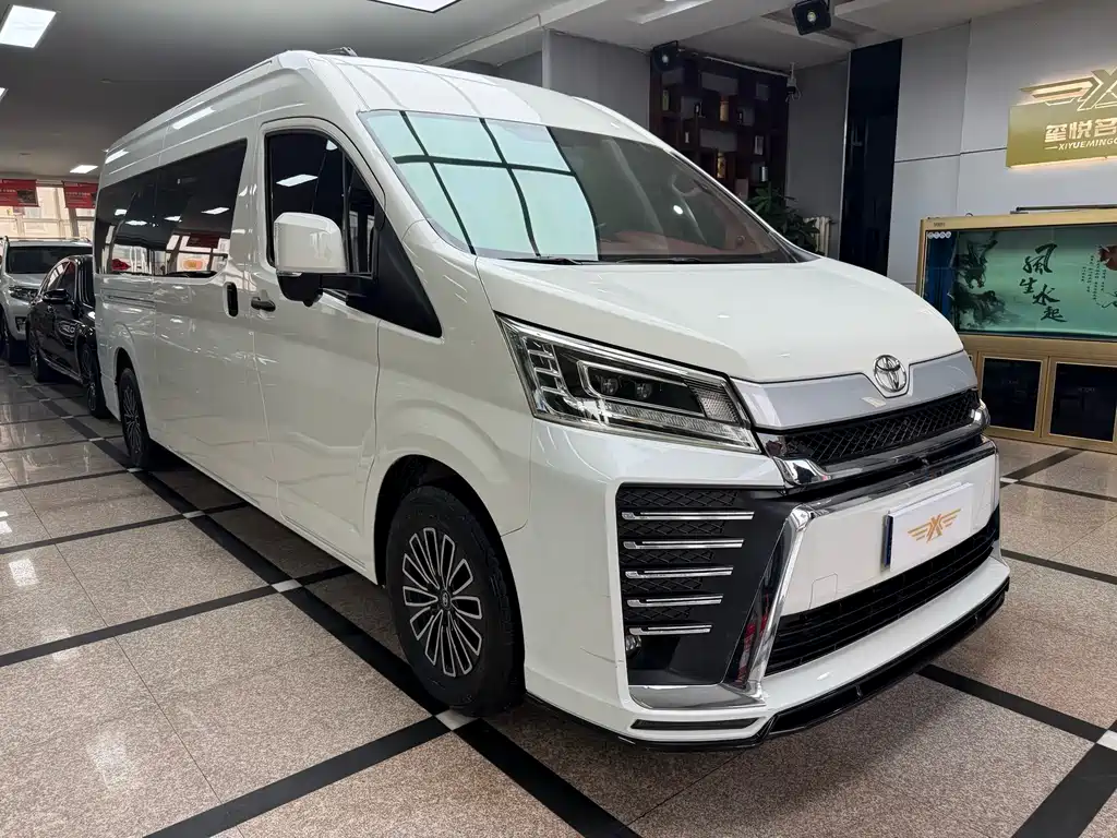 Toyota Toyota Hiace 2021 3.5L Automatic 2022 - thumbnail 3