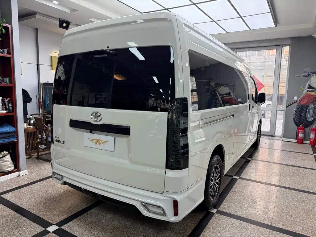 Toyota Toyota Hiace 2021 3.5L Automatic 2022 - thumbnail 5