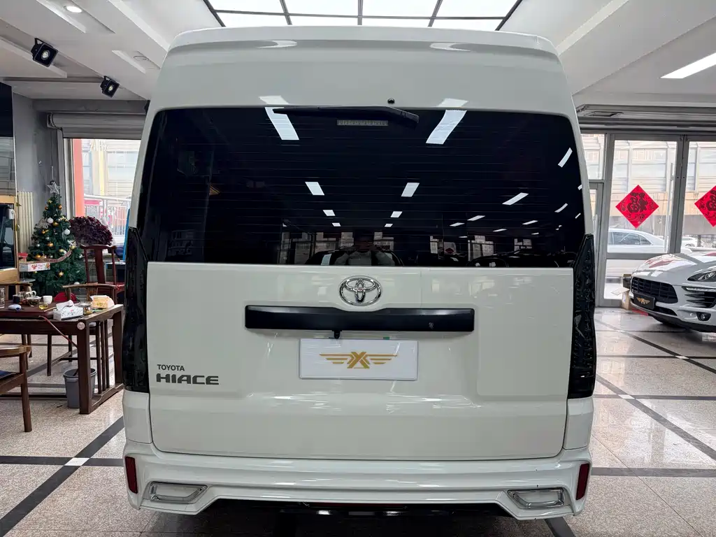 Toyota Toyota Hiace 2021 3.5L Automatic 2022 - thumbnail 6