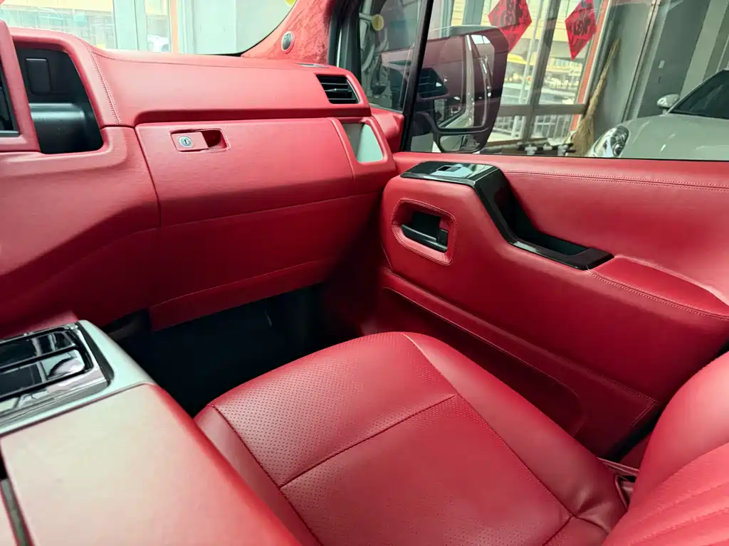 Toyota Toyota Hiace 2021 3.5L Automatic 2022 - thumbnail 22