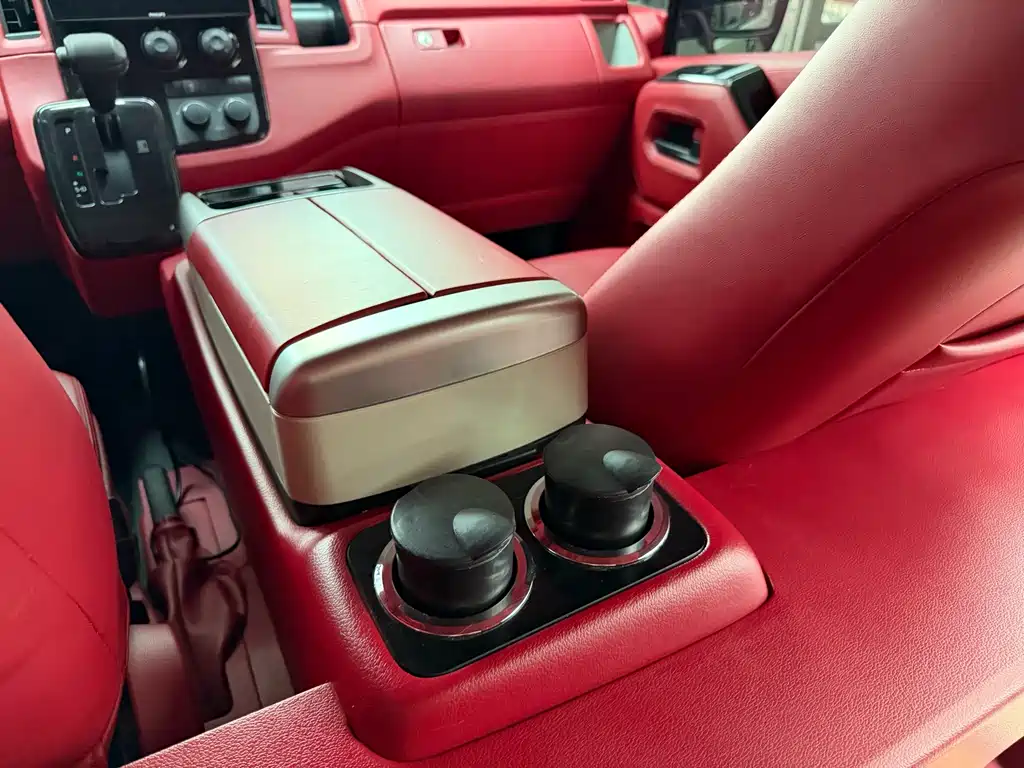 Toyota Toyota Hiace 2021 3.5L Automatic 2022 - thumbnail 24