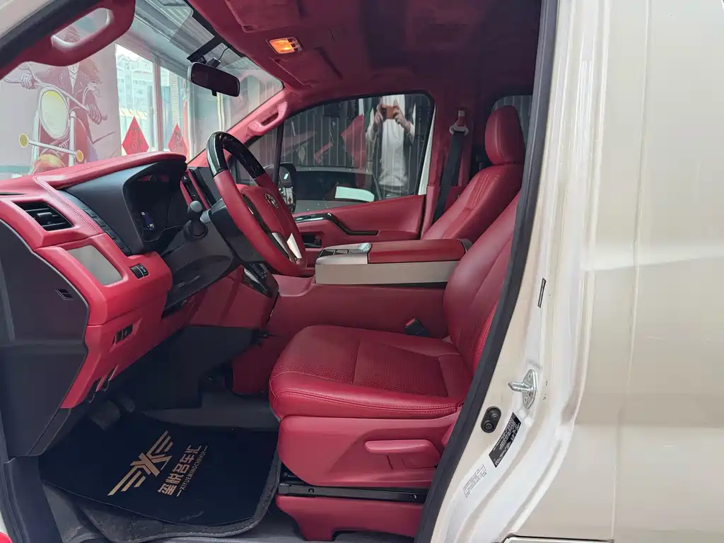 Toyota Toyota Hiace 2021 3.5L Automatic 2022 - thumbnail 26