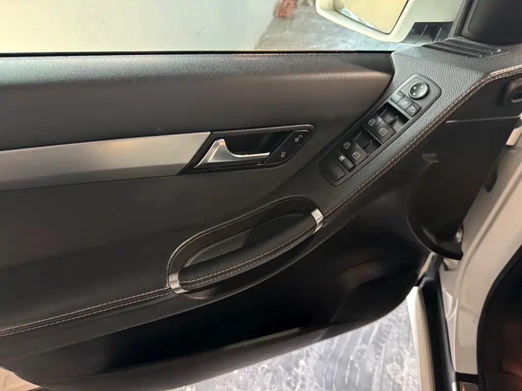 Mercedes-Benz Mercedes-Benz R-Class 2014 R 320 4MATIC Business Edition 2014 - thumbnail 3