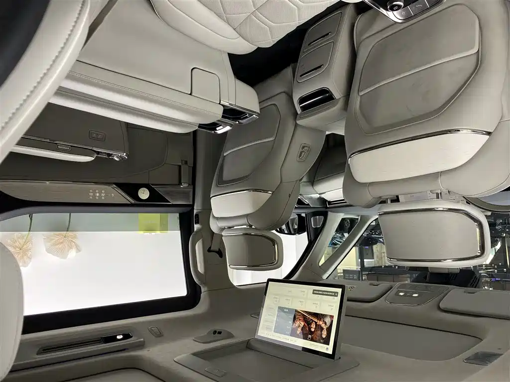 Volvo Volvo EM90 2025 Ultra Six-Seat 2025 - thumbnail 8
