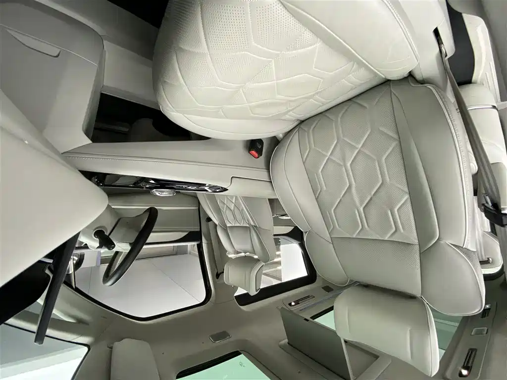 Volvo Volvo EM90 2025 Ultra Six-Seat 2025 - thumbnail 11