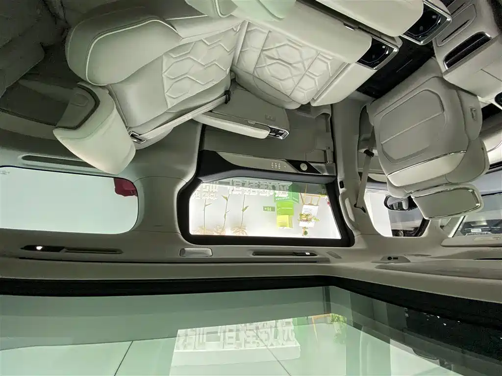 Volvo Volvo EM90 2025 Ultra Six-Seat 2025 - thumbnail 15