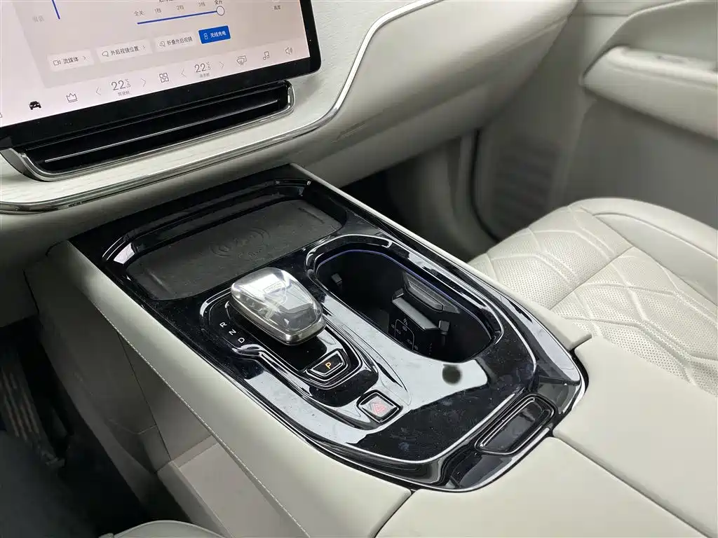Volvo Volvo EM90 2025 Ultra Six-Seat 2025 - thumbnail 30
