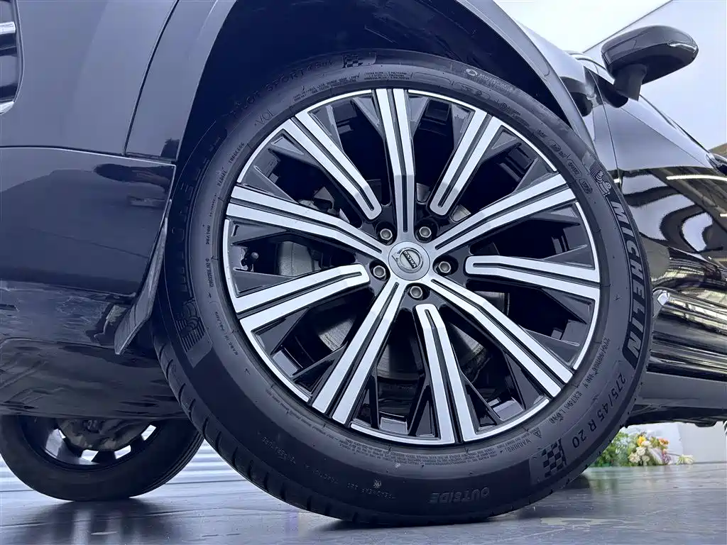 Volvo Volvo XC90 2023 B5 Momentum Luxury 5-seat 2023 - thumbnail 7