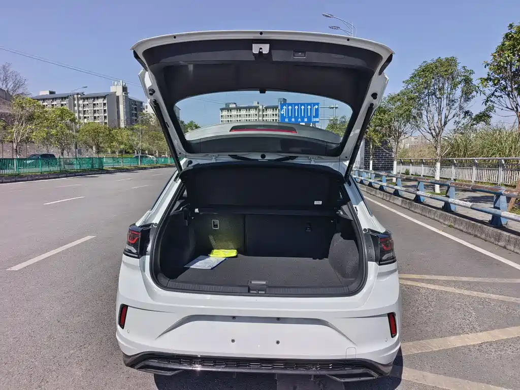 Volkswagen T-ROC 2025 Model Year Facelift Two 300TSI DSG Front-Wheel Drive Dawn Edition 2026 - thumbnail 23