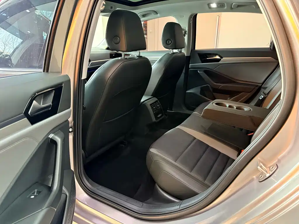 Volkswagen Volkswagen Sagitar 2020 280TSI DSG Comfort Model VI 2020 - thumbnail 9