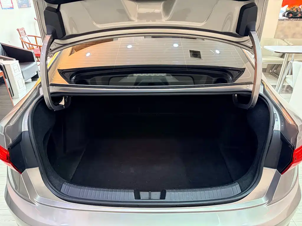 Volkswagen Volkswagen Sagitar 2020 280TSI DSG Comfort Model VI 2020 - thumbnail 19