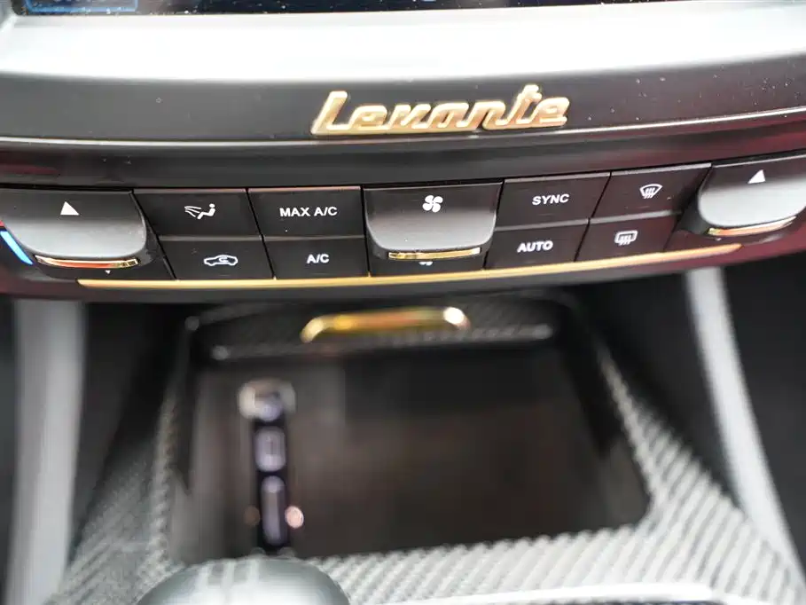Maserati Maserati Levante 2016 3.0T Standard 2017 - thumbnail 9
