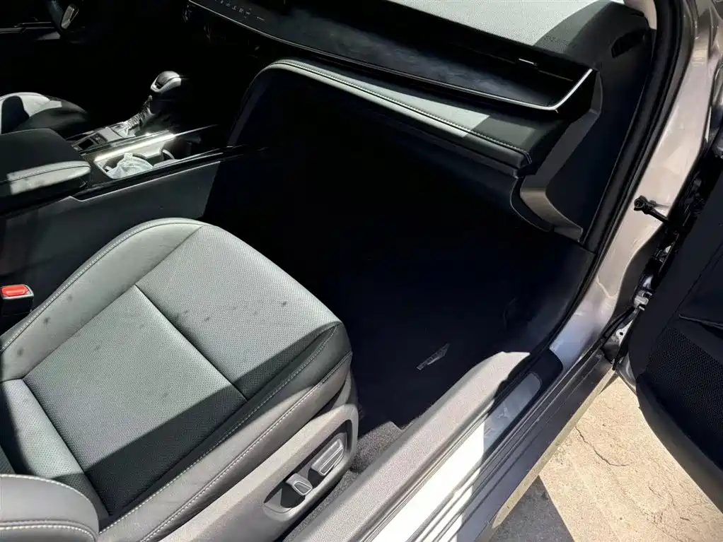 Toyota Toyota Camry 2024 Hybrid 2.0HGVP Luxury Edition 2025 - thumbnail 5