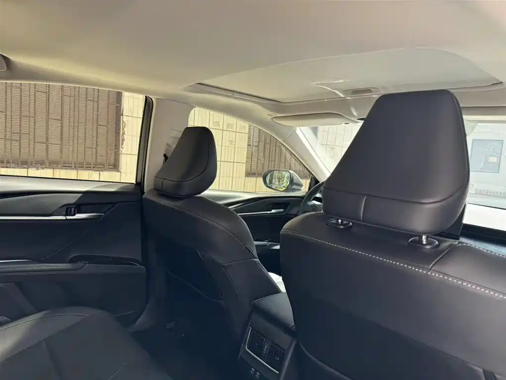 Toyota Toyota Camry 2024 Hybrid 2.0HGVP Luxury Edition 2025 - thumbnail 8