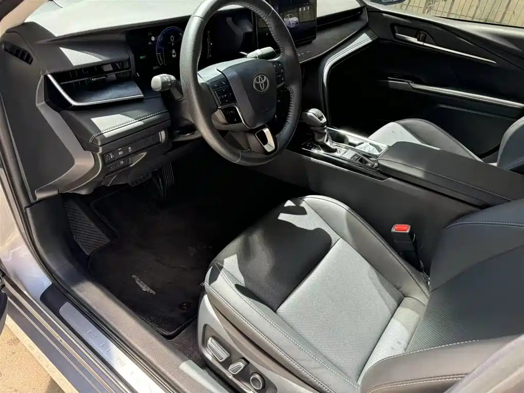 Toyota Toyota Camry 2024 Hybrid 2.0HGVP Luxury Edition 2025 - thumbnail 12