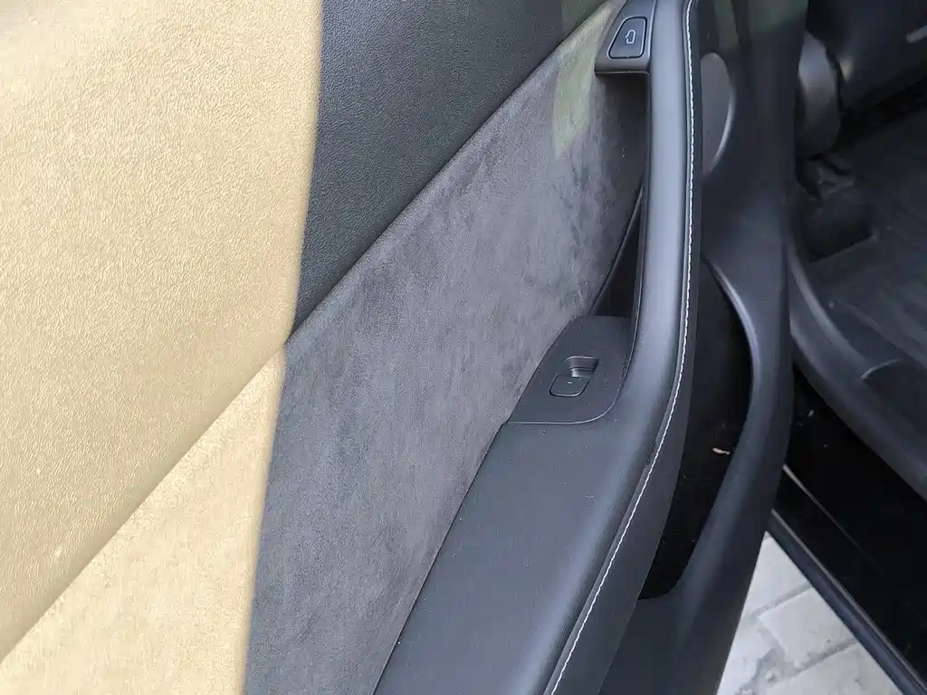 Tesla Model Y 2022 Rear-Wheel Drive Version 2022 - thumbnail 9