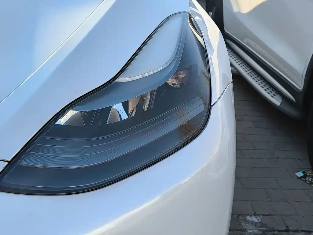 Tesla Model Y 2022 Rear-Wheel Drive Version 2022 - thumbnail 13