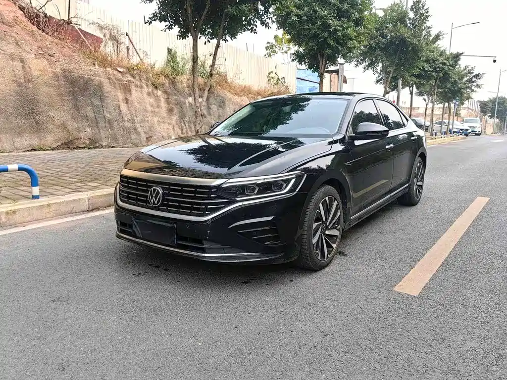 Volkswagen Volkswagen Passat 2022 330TSI Luxury Edition 2022