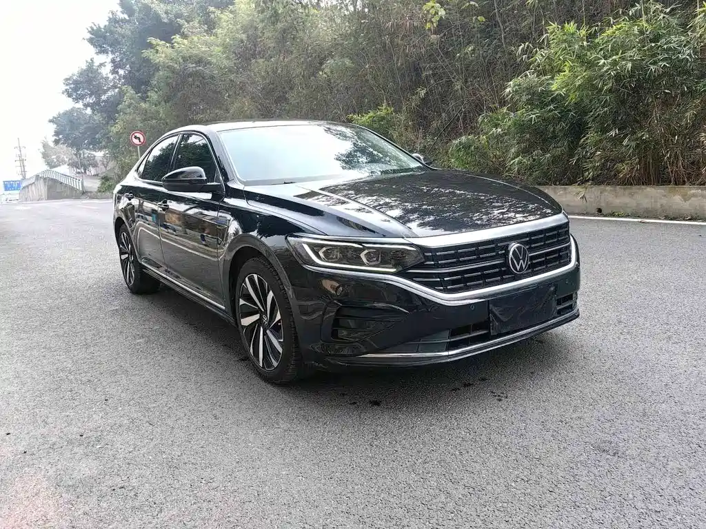 Volkswagen Volkswagen Passat 2022 330TSI Luxury Edition 2022 - thumbnail 3