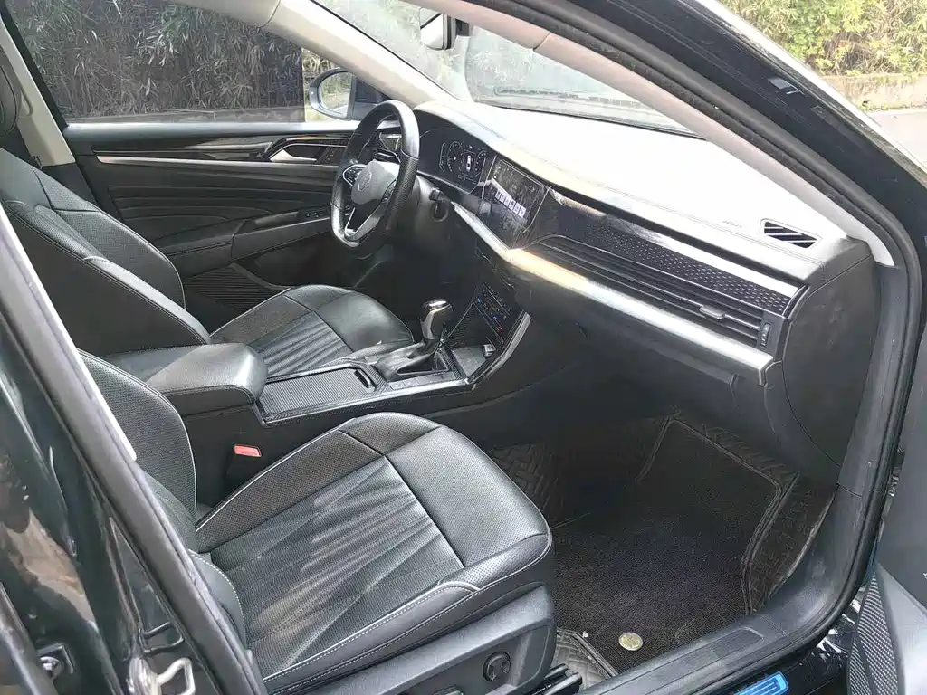Volkswagen Volkswagen Passat 2022 330TSI Luxury Edition 2022 - thumbnail 5