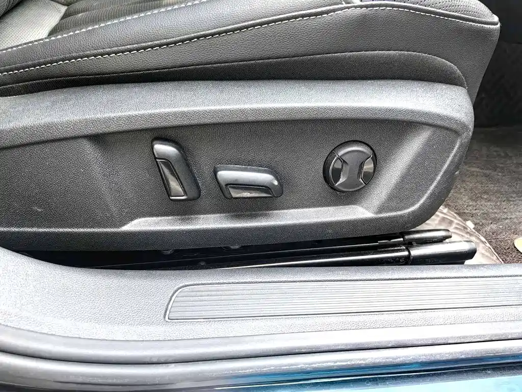Volkswagen Volkswagen Passat 2022 330TSI Luxury Edition 2022 - thumbnail 8