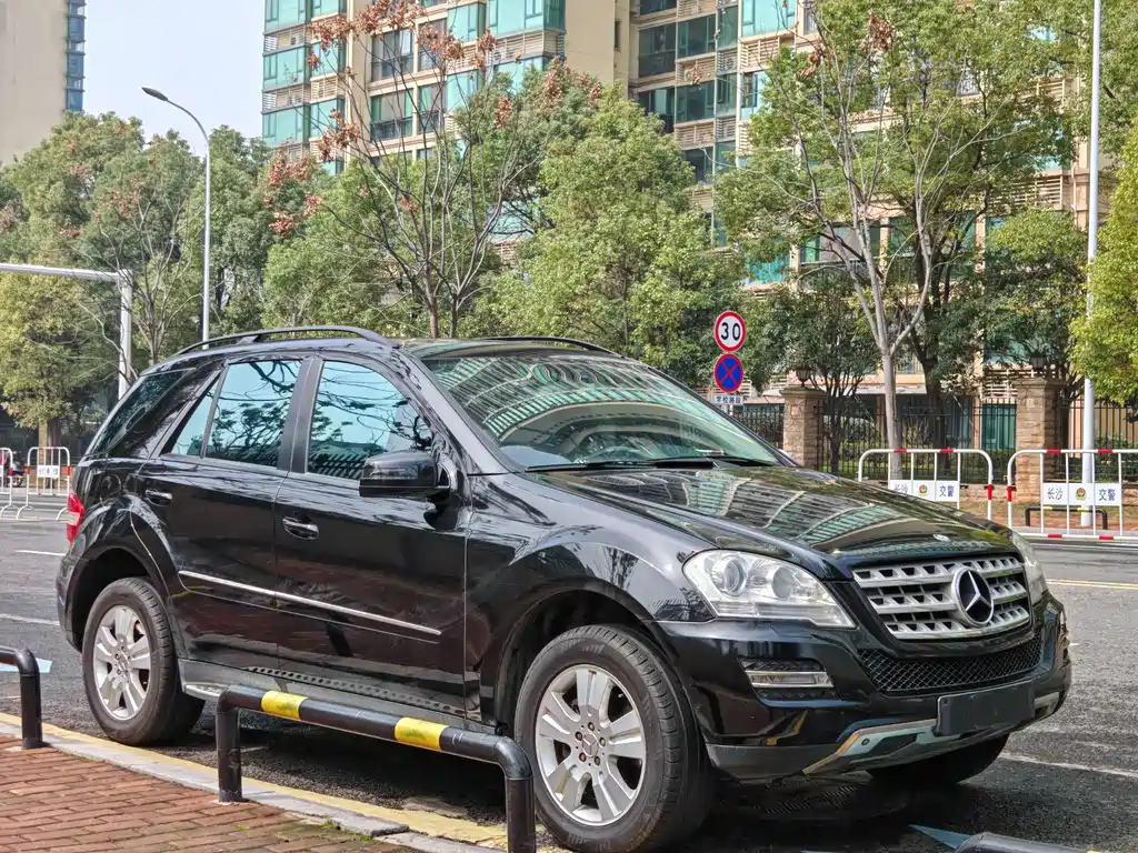 Mercedes-Benz Mercedes-Benz M-Class 2010 ML 300 4MATIC 2010 - thumbnail 4
