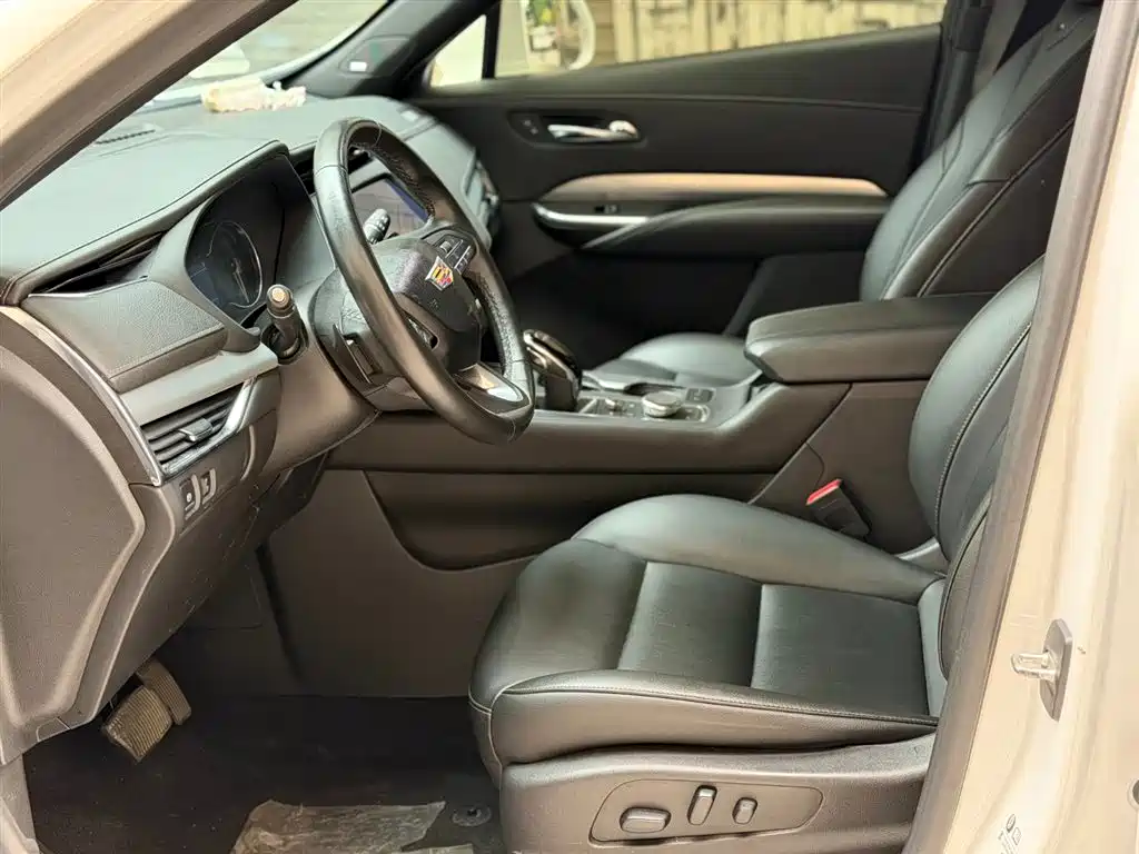 Cadillac Cadillac XT4 2020 Facelift 28T FWD Premium 2020 - thumbnail 7