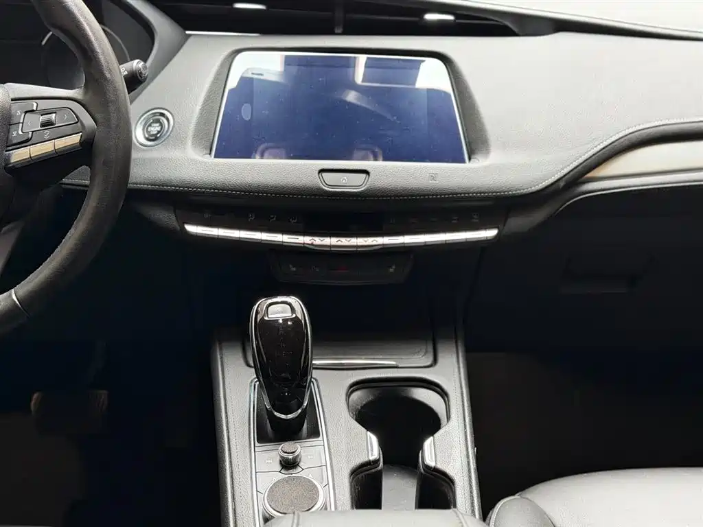 Cadillac Cadillac XT4 2020 Facelift 28T FWD Premium 2020 - thumbnail 9