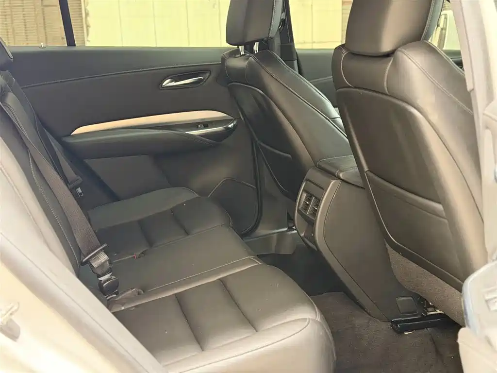 Cadillac Cadillac XT4 2020 Facelift 28T FWD Premium 2020 - thumbnail 10