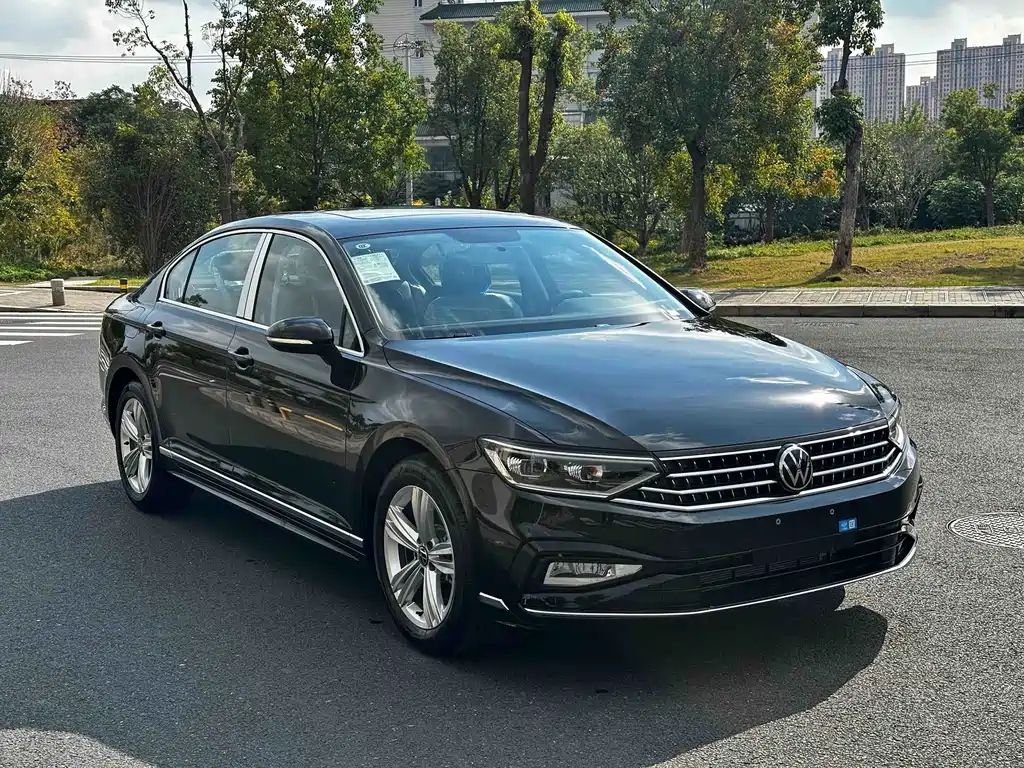 Volkswagen Magotan 2025 Model Comfort 280TSI DSG 2026 - thumbnail 3