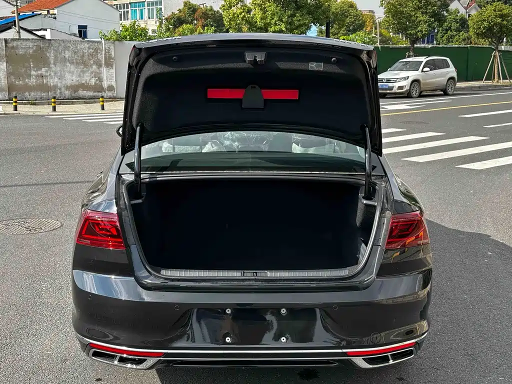 Volkswagen Magotan 2025 Model Comfort 280TSI DSG 2026 - thumbnail 8