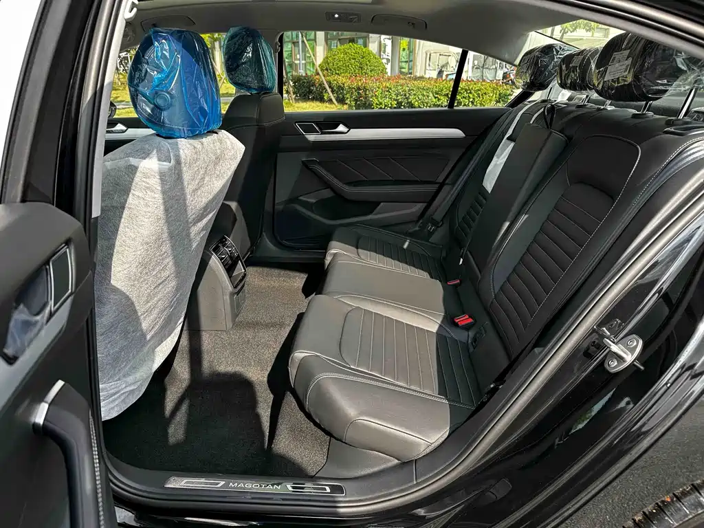 Volkswagen Magotan 2025 Model Comfort 280TSI DSG 2026 - thumbnail 10