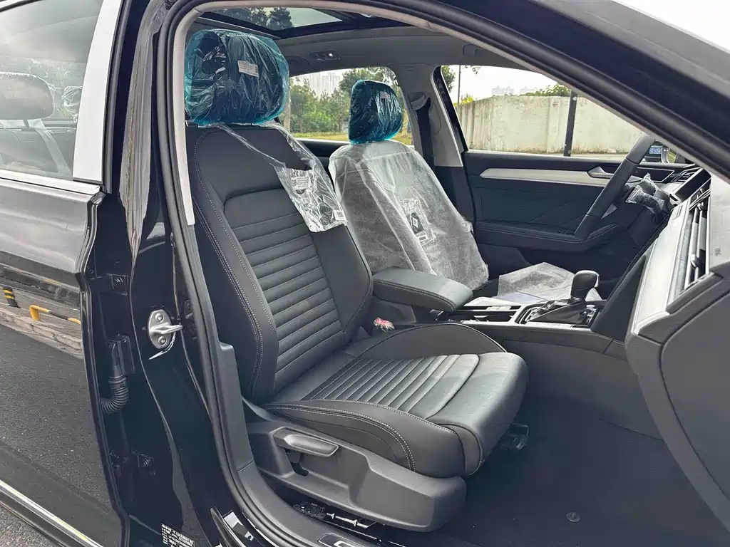 Volkswagen Magotan 2025 Model Comfort 280TSI DSG 2026 - thumbnail 12