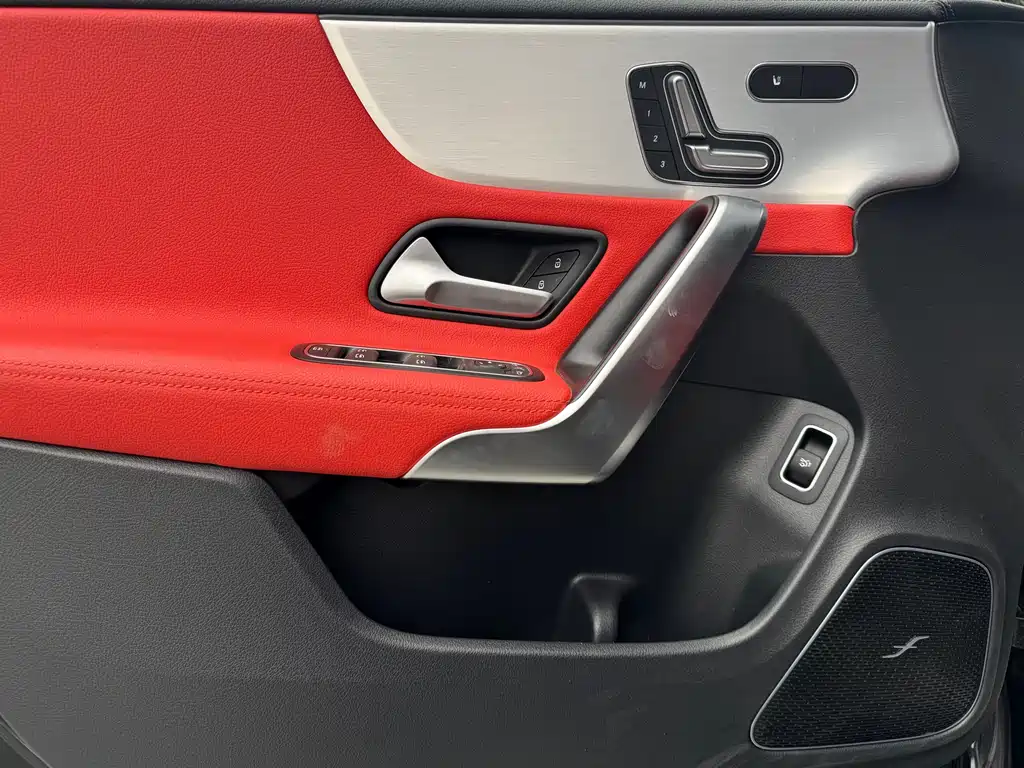 Mercedes-Benz Mercedes-Benz CLA AMG 2025 AMG CLA 35 4MATIC 2025 - thumbnail 9