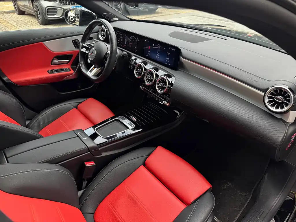 Mercedes-Benz Mercedes-Benz CLA AMG 2025 AMG CLA 35 4MATIC 2025 - thumbnail 15