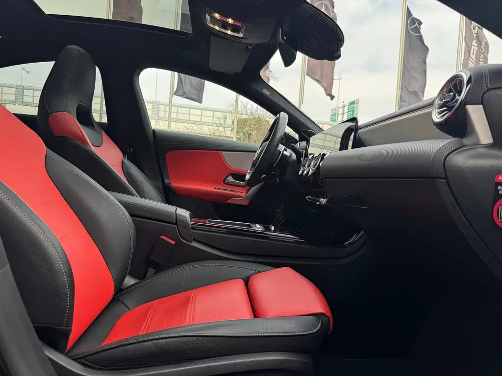 Mercedes-Benz Mercedes-Benz CLA AMG 2025 AMG CLA 35 4MATIC 2025 - thumbnail 16