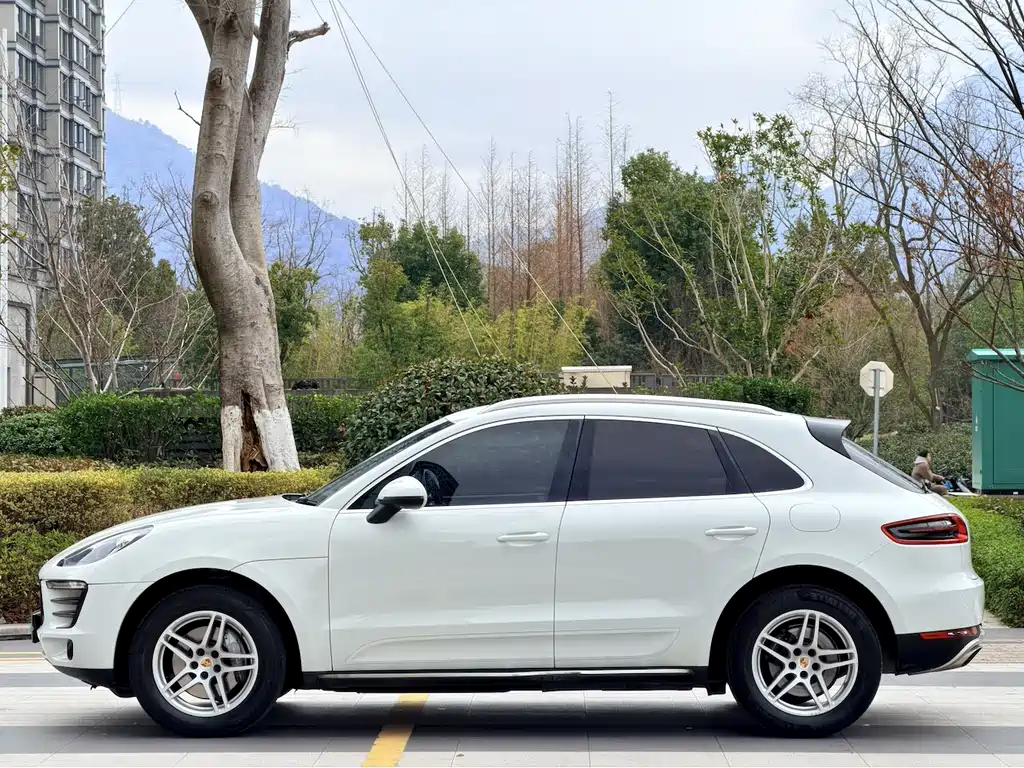 Porsche Porsche Macan 2017 Macan 2.0T 2017 - thumbnail 18