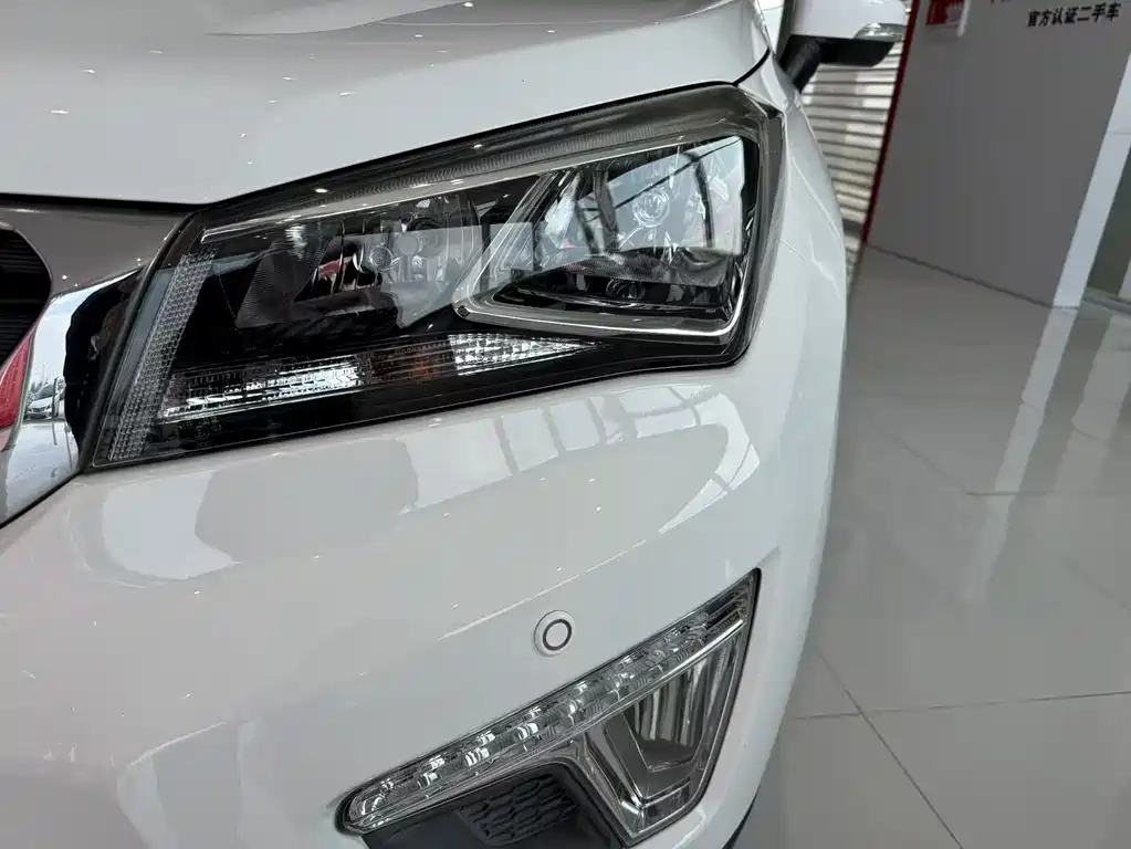 Changan Changan CS15 2016 1.5L Manual Fashion Edition 2017 - thumbnail 2