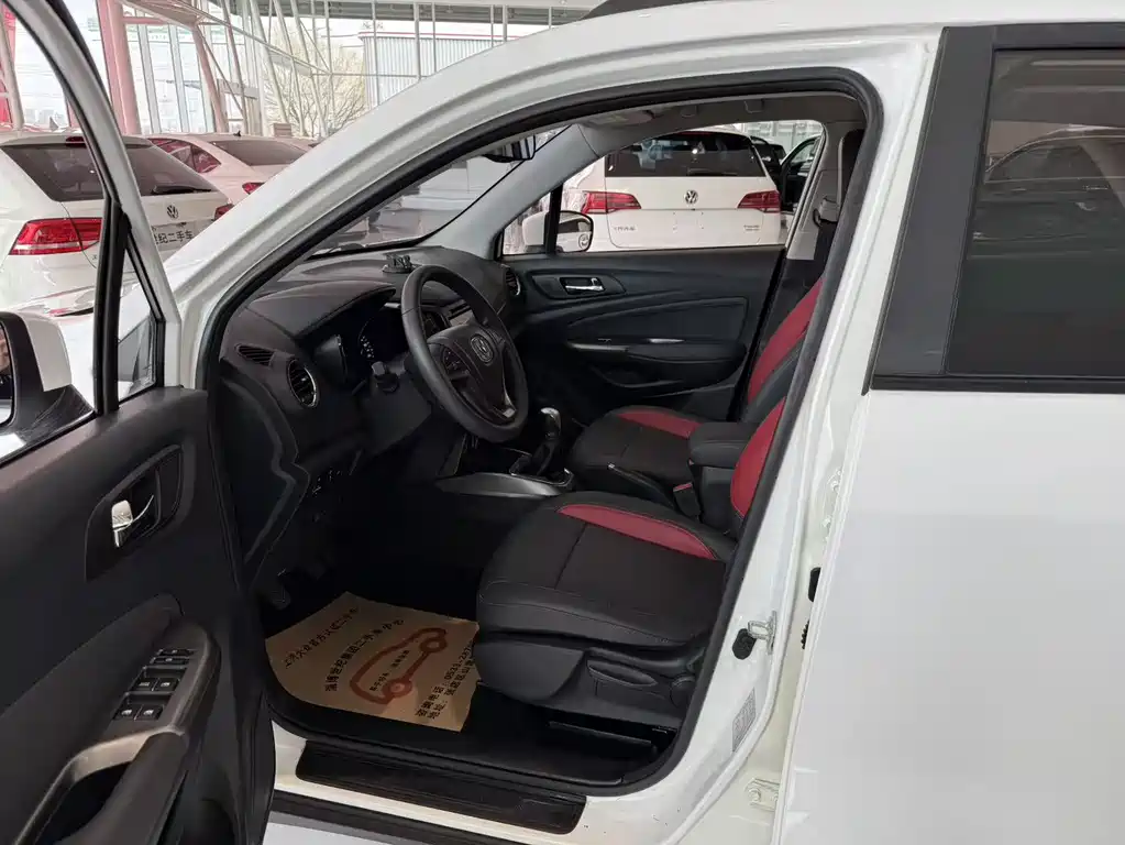 Changan Changan CS15 2016 1.5L Manual Fashion Edition 2017 - thumbnail 4