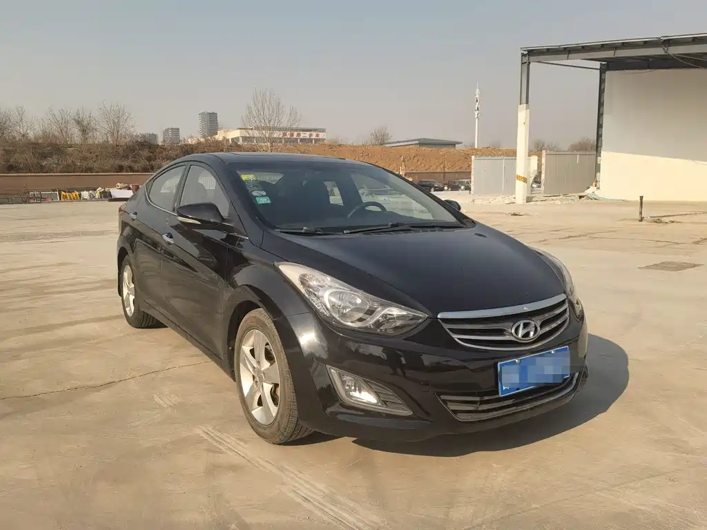 Hyundai Elantra 2012 1.6L Manual Leading Edition 2013 - thumbnail 3