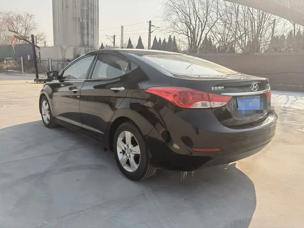 Hyundai Elantra 2012 1.6L Manual Leading Edition 2013 - thumbnail 5