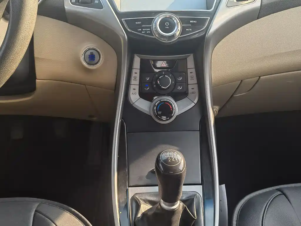 Hyundai Elantra 2012 1.6L Manual Leading Edition 2013 - thumbnail 7