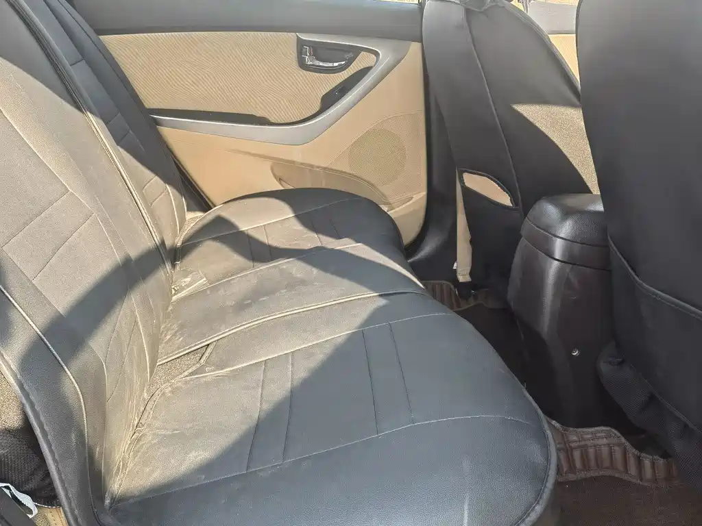 Hyundai Elantra 2012 1.6L Manual Leading Edition 2013 - thumbnail 11