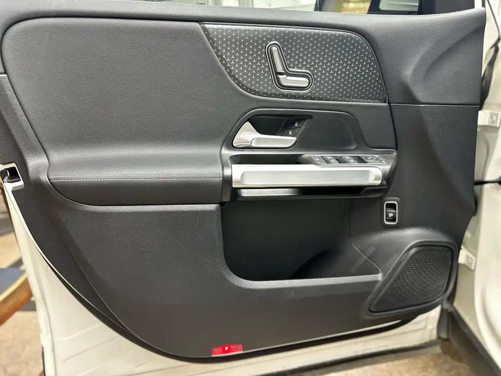 Mercedes-Benz Mercedes-Benz GLB 2024 GLB 220 Dynamic 2024 - thumbnail 9