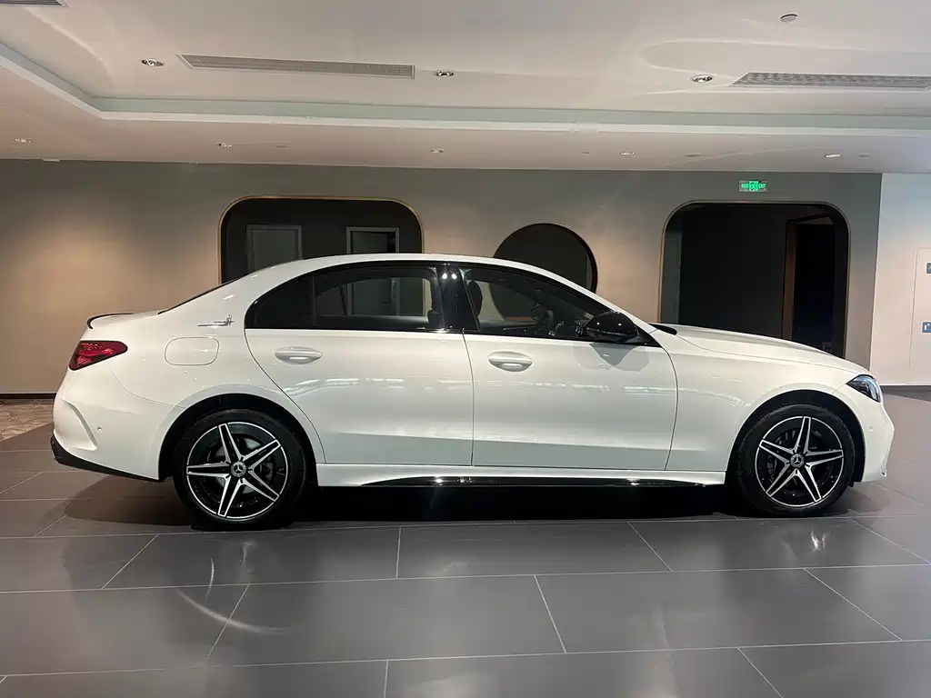 Mercedes-Benz Mercedes-Benz C-Class 2025 C 260 L Night Sport Edition 2025 - thumbnail 3